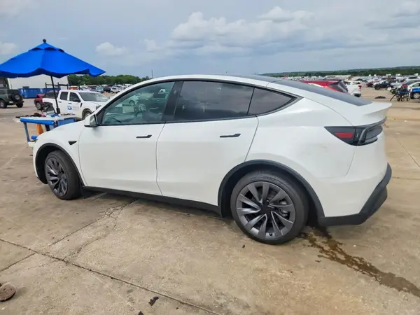 7SAYGDEE2TF636504 2026 TESLA MODEL Y - Image 2