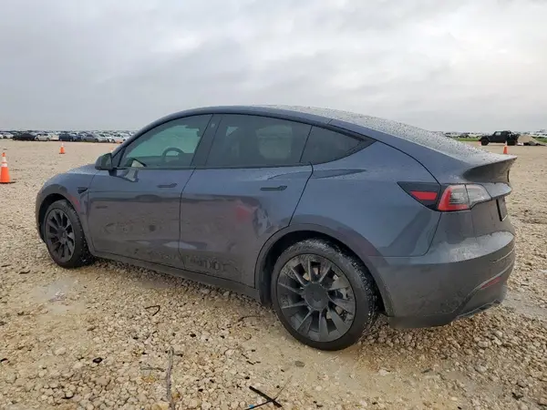 7SAYGDEE3NA002392 2022 TESLA MODEL Y - Image 2