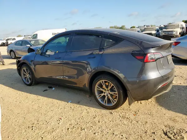 7SAYGDEE3NA004496 2022 TESLA MODEL Y - Image 2