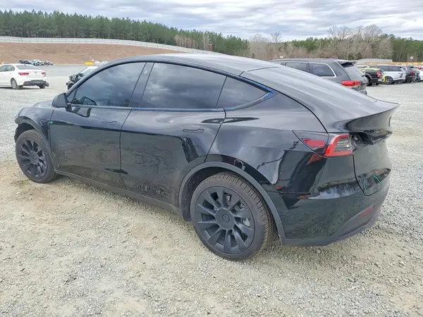 7SAYGDEE3NA007107 2022 TESLA MODEL Y - Image 2