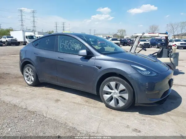 7SAYGDEE3NA007737 2022 TESLA MODEL Y - Image 1