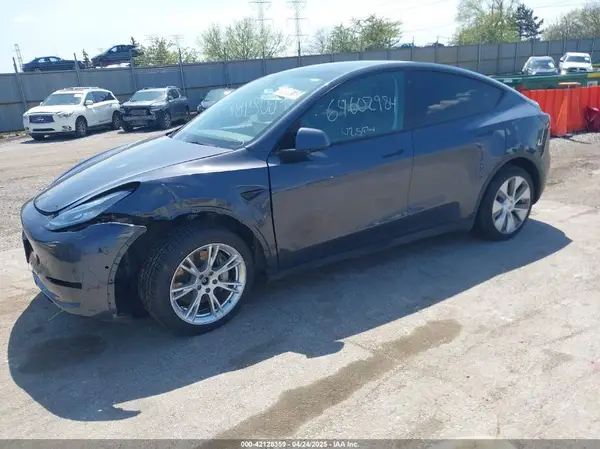 7SAYGDEE3NA007737 2022 TESLA MODEL Y - Image 2