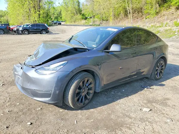 7SAYGDEE3NA013523 2022 TESLA MODEL Y - Image 1