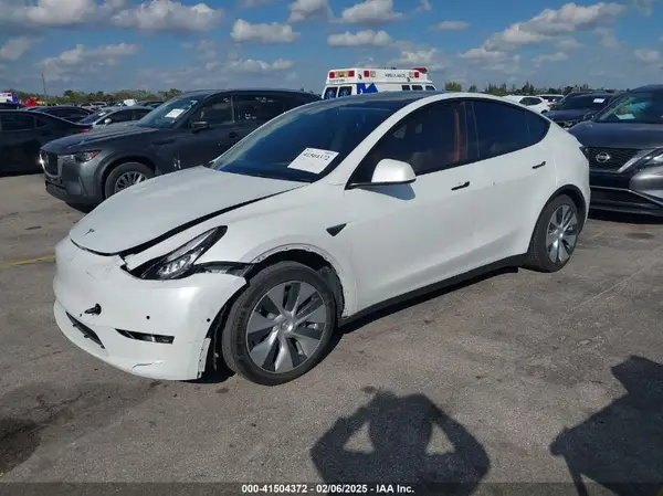 7SAYGDEE3NA014770 2022 TESLA MODEL Y - Image 2