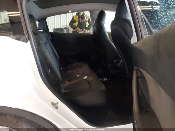7SAYGDEE3NA015093 2022 TESLA MODEL Y - Image 8