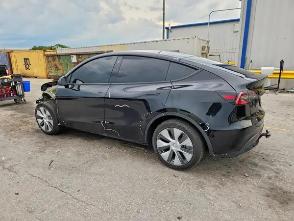 7SAYGDEE3NA015482 2022 TESLA MODEL Y - Image 2