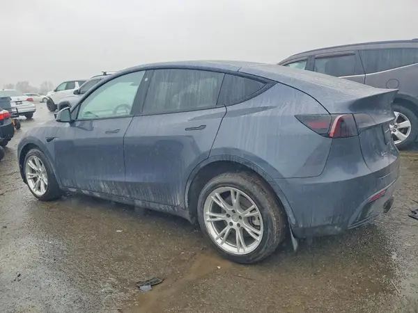 7SAYGDEE3NA018690 2022 TESLA MODEL Y - Image 2