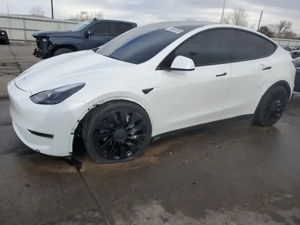7SAYGDEE3NF310150 2022 TESLA MODEL Y - Image 1