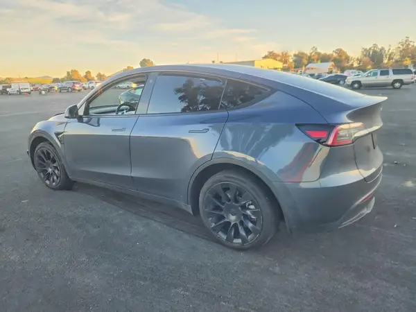 7SAYGDEE3NF314487 2022 TESLA MODEL Y - Image 2
