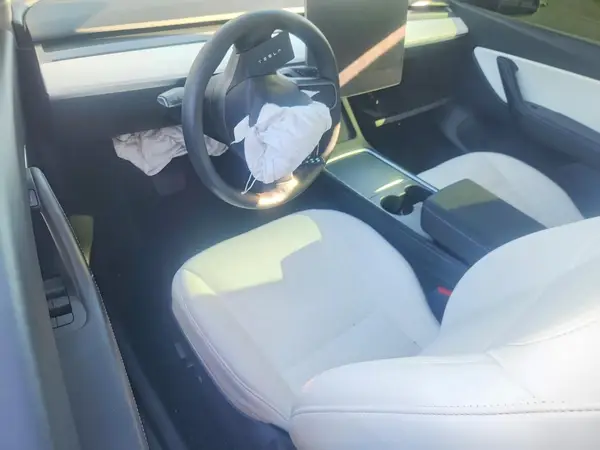 7SAYGDEE3NF314487 2022 TESLA MODEL Y - Image 8