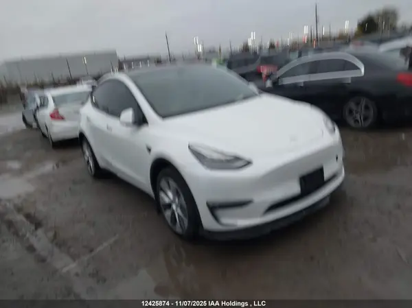 7SAYGDEE3NF315235 2022 TESLA MODEL Y - Image 1