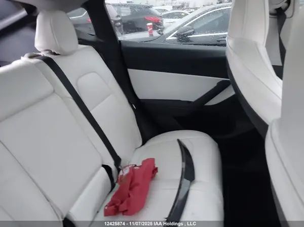 7SAYGDEE3NF315235 2022 TESLA MODEL Y - Image 8