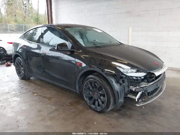 7SAYGDEE3NF315249 2022 TESLA MODEL Y - Image 1