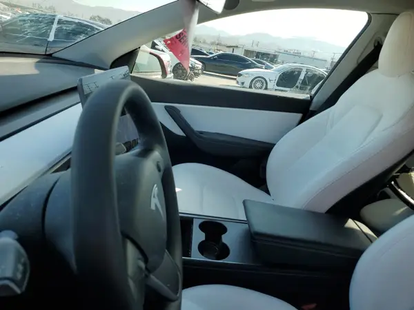 7SAYGDEE3NF318359 2022 TESLA MODEL Y - Image 8