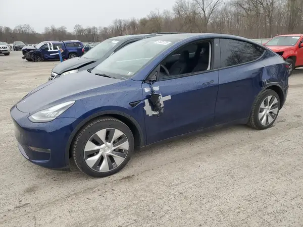7SAYGDEE3NF320063 2022 TESLA MODEL Y - Image 1