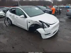 7SAYGDEE3NF320743 2022 TESLA MODEL Y