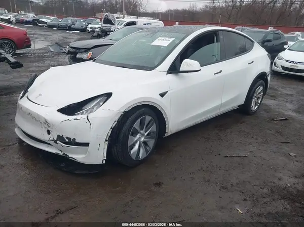 7SAYGDEE3NF320743 2022 TESLA MODEL Y - Image 2