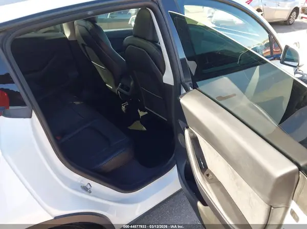 7SAYGDEE3NF321391 2022 TESLA MODEL Y - Image 8