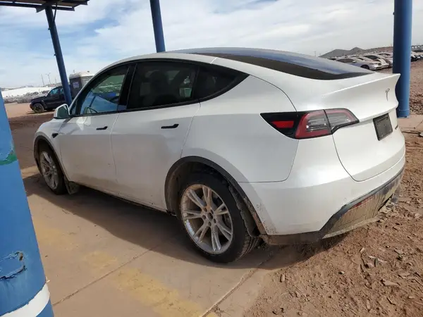 7SAYGDEE3NF324467 2022 TESLA MODEL Y - Image 2