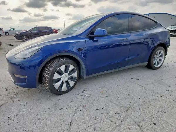 7SAYGDEE3NF332326 2022 TESLA MODEL Y - Image 1