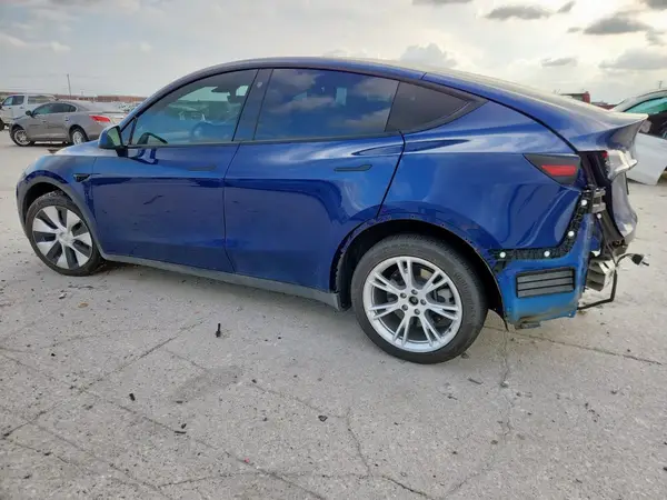 7SAYGDEE3NF332326 2022 TESLA MODEL Y - Image 2