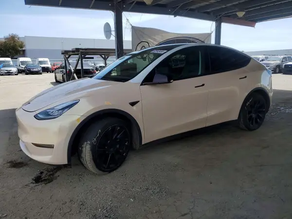 7SAYGDEE3NF340829 2022 TESLA MODEL Y - Image 1