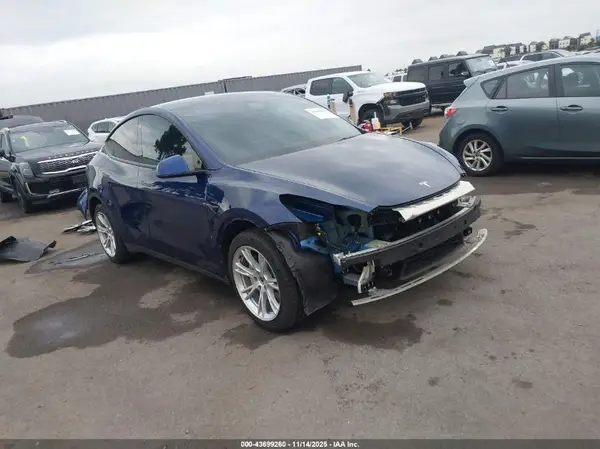 7SAYGDEE3NF344718 2022 TESLA MODEL Y - Image 1