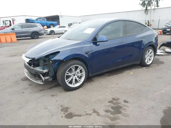 7SAYGDEE3NF344718 2022 TESLA MODEL Y - Image 2