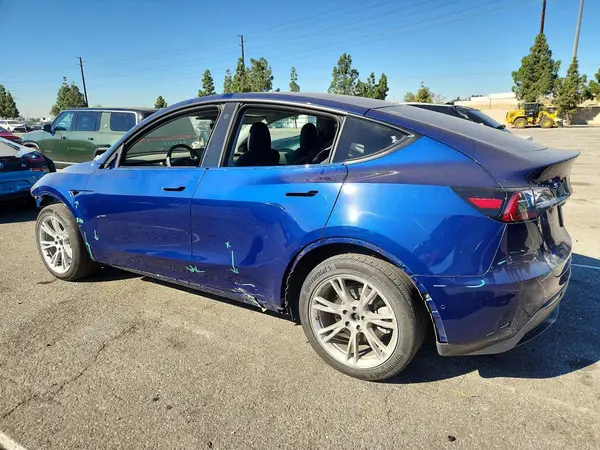 7SAYGDEE3NF345884 2022 TESLA MODEL Y - Image 2