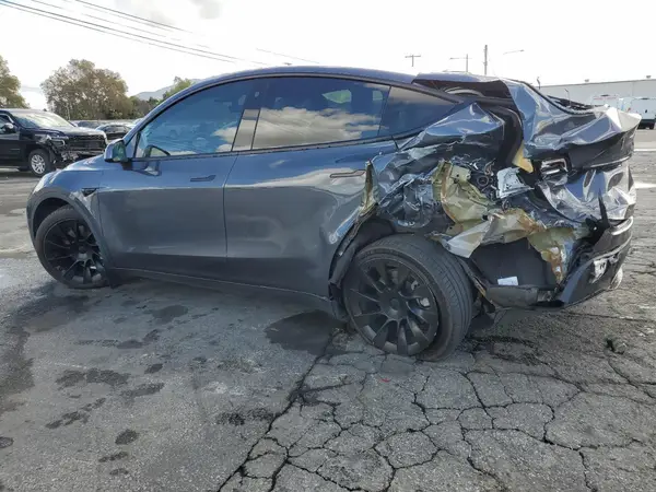 7SAYGDEE3NF350177 2022 TESLA MODEL Y - Image 2