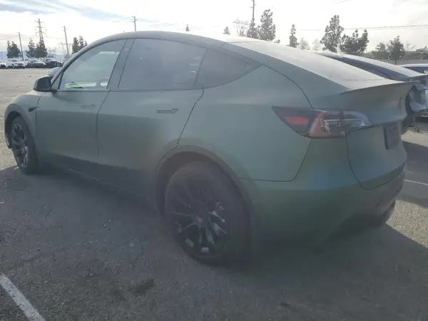 7SAYGDEE3NF351619 2022 TESLA MODEL Y - Image 2