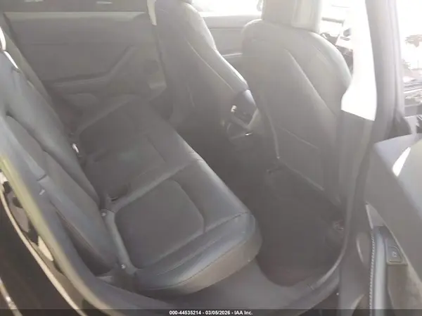7SAYGDEE3NF352270 2022 TESLA MODEL Y - Image 8