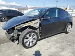 7SAYGDEE3NF352754 2022 TESLA MODEL Y