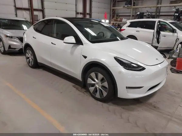 7SAYGDEE3NF358487 2022 TESLA MODEL Y - Image 1
