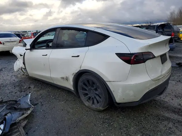 7SAYGDEE3NF360918 2022 TESLA MODEL Y - Image 2