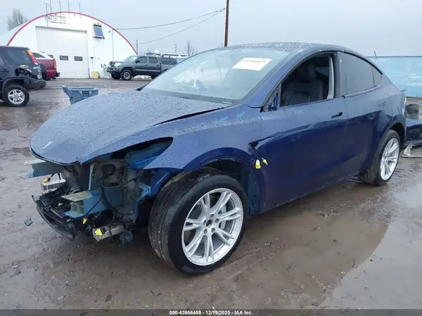 7SAYGDEE3NF362863 2022 TESLA MODEL Y - Image 2