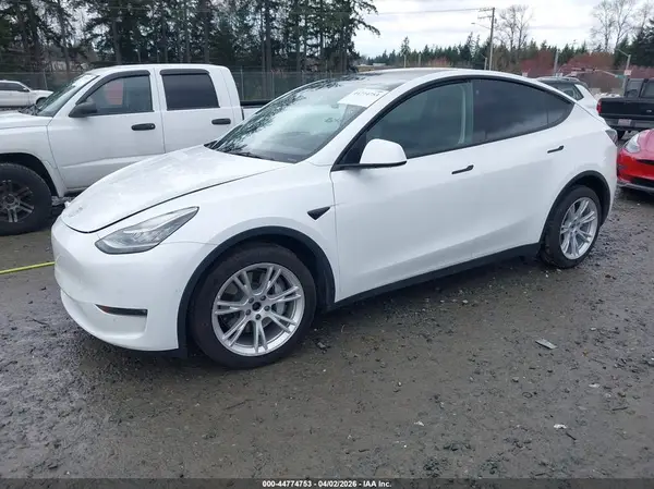 7SAYGDEE3NF363009 2022 TESLA MODEL Y - Image 2