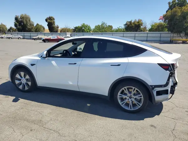 7SAYGDEE3NF363267 2022 TESLA MODEL Y - Image 2