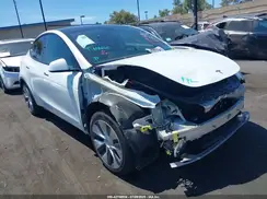 7SAYGDEE3NF363270 2022 TESLA MODEL Y