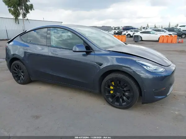 7SAYGDEE3NF365276 2022 TESLA MODEL Y - Image 1