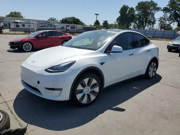 7SAYGDEE3NF365987 2022 TESLA MODEL Y - Image 1