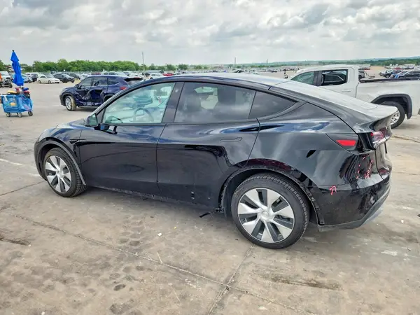 7SAYGDEE3NF366265 2022 TESLA MODEL Y - Image 2