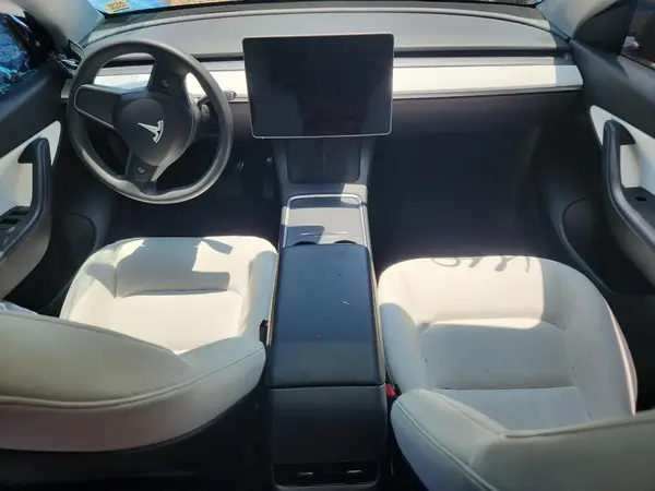 7SAYGDEE3NF367805 2022 TESLA MODEL Y - Image 8
