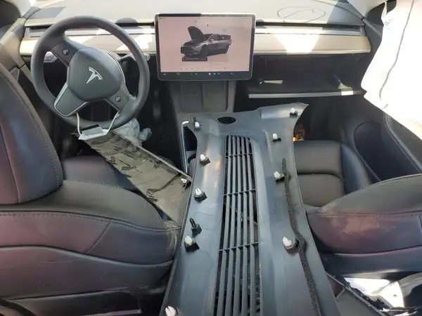 7SAYGDEE3NF368761 2022 TESLA MODEL Y - Image 8