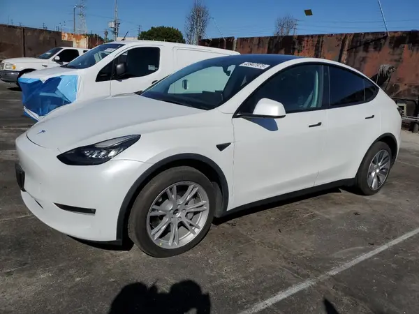 7SAYGDEE3NF370431 2022 TESLA MODEL Y - Image 1
