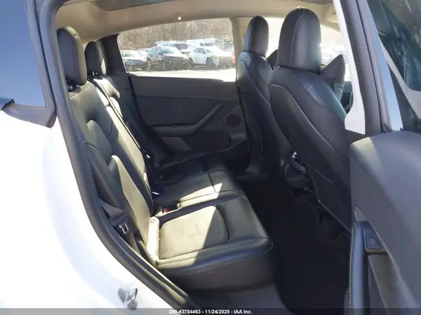 7SAYGDEE3NF376116 2022 TESLA MODEL Y - Image 8