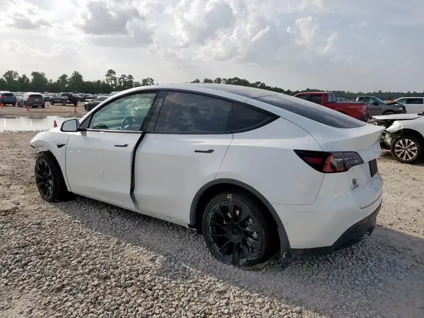 7SAYGDEE3NF376133 2022 TESLA MODEL Y - Image 2