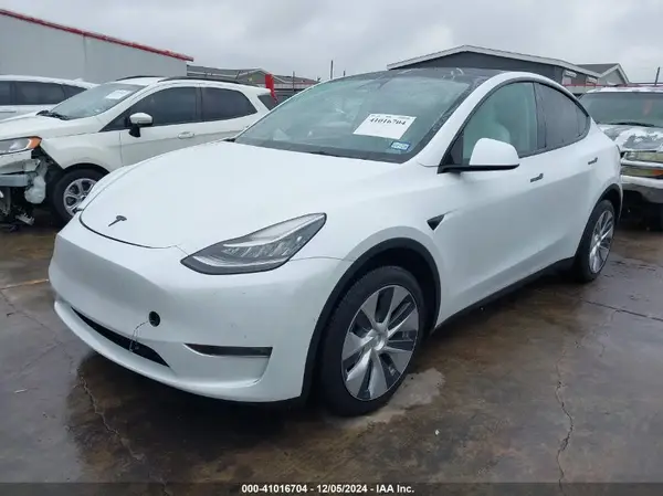 7SAYGDEE3NF380067 2022 TESLA MODEL Y - Image 2