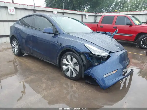 7SAYGDEE3NF384927 2022 TESLA MODEL Y - Image 1