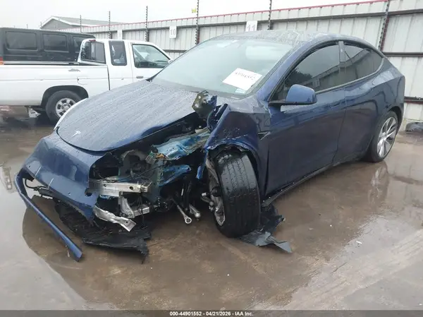 7SAYGDEE3NF384927 2022 TESLA MODEL Y - Image 2